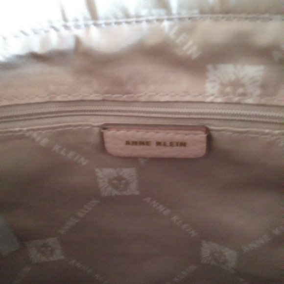 Anne Klein Antique Rose Handbag ID Holder - Picture 9 of 16